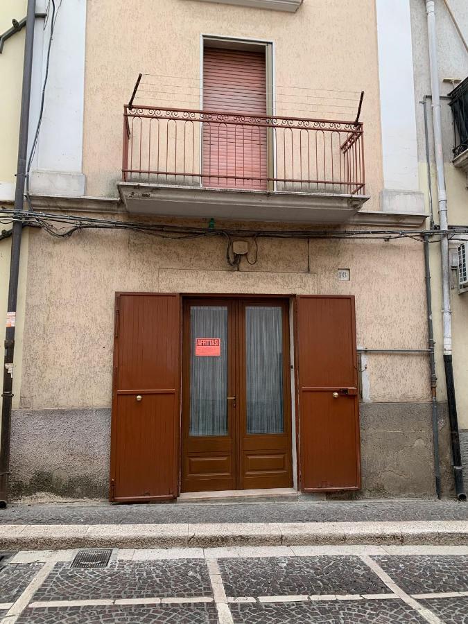 Вилла Casa Vacanze Umberto I Ascoli Satriano Экстерьер фото